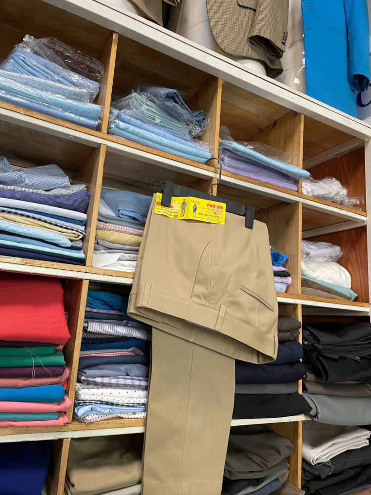 Mẫu Trousers Xám